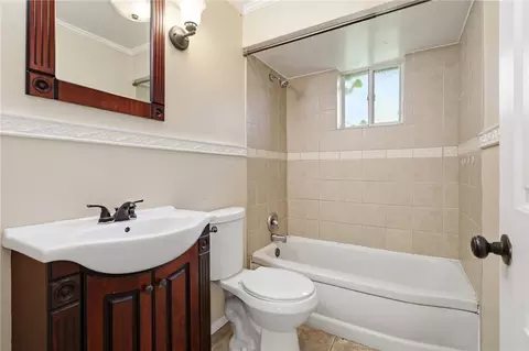 Bath - 1851 Beaverton Dr, Kettering, OH 45429 photo 1 of 2