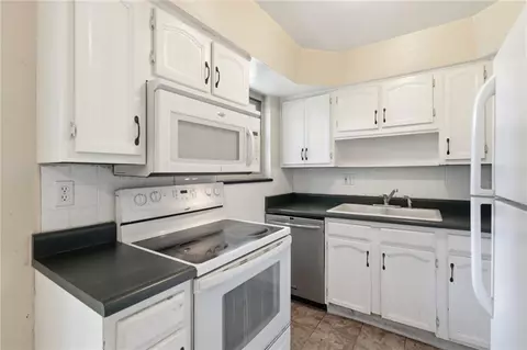 Kitchen - 1851 Beaverton Dr, Kettering, OH 45429 photo 3 of 5