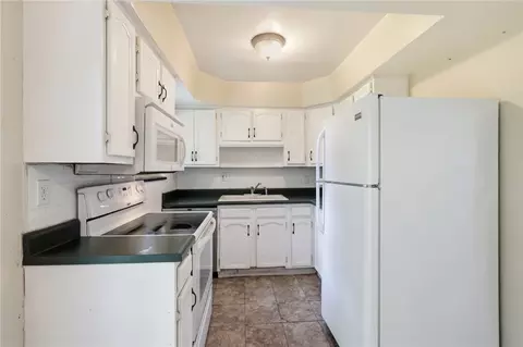Kitchen - 1851 Beaverton Dr, Kettering, OH 45429 photo 2 of 5