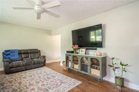 605 Mercury Dr, Cincinnati, OH 45244 photo 4