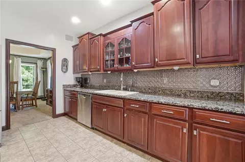 Kitchen - 5700 Kizer Ln, Springfield, OH 45502 photo 3 of 7