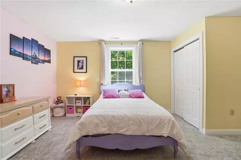 Bedroom - 5700 Kizer Ln, Springfield, OH 45502 photo 10 of 13