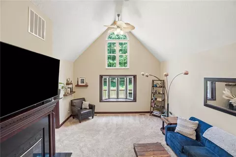 Living - 5700 Kizer Ln, Springfield, OH 45502 photo 2 of 4