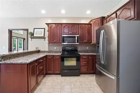 Kitchen - 5700 Kizer Ln, Springfield, OH 45502 photo 5 of 7