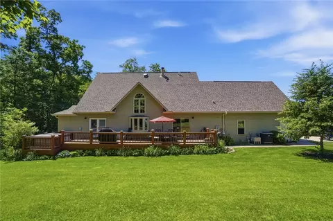 Exterior - 5700 Kizer Ln, Springfield, OH 45502 photo 16 of 21