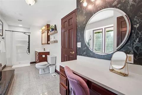 Bath - 5700 Kizer Ln, Springfield, OH 45502 photo 2 of 13