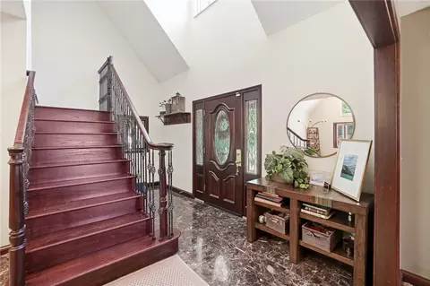 Entry Way - 5700 Kizer Ln, Springfield, OH 45502 photo 1 of 9