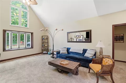 Living - 5700 Kizer Ln, Springfield, OH 45502 photo 3 of 4