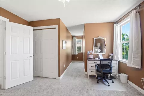 Entry Way - 5700 Kizer Ln, Springfield, OH 45502 photo 7 of 9