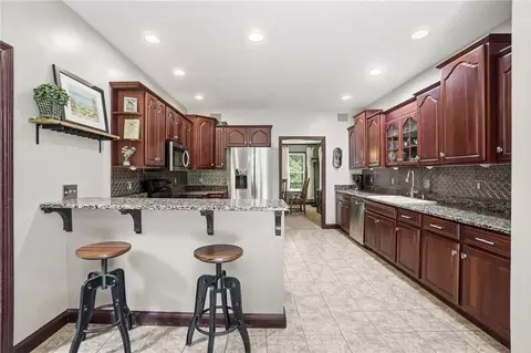 Kitchen - 5700 Kizer Ln, Springfield, OH 45502 photo 1 of 7