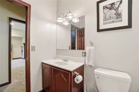 Bath - 5700 Kizer Ln, Springfield, OH 45502 photo 10 of 13