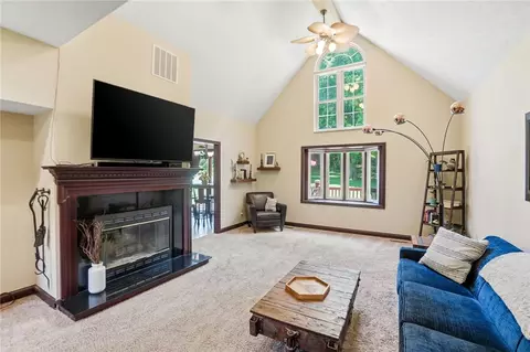 Living - 5700 Kizer Ln, Springfield, OH 45502 photo 1 of 4