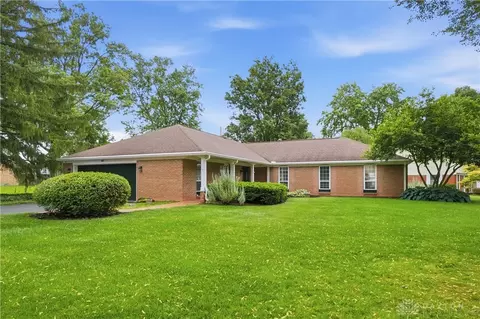901 New England Ave, Centerville, OH 45429