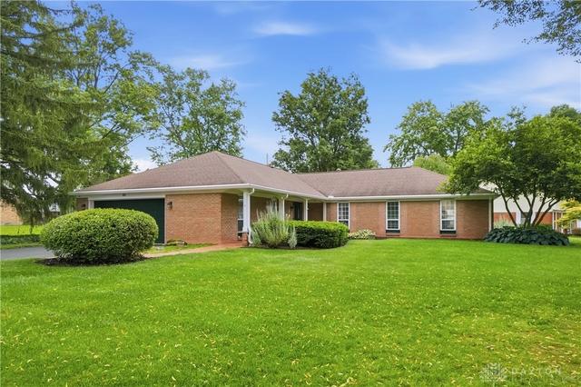 901 New England Ave, Centerville, OH 45429