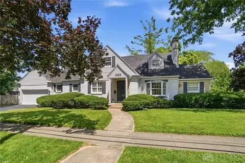 1222 Hathaway Rd, Oakwood, OH 45419