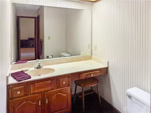 Bath - 5016 Lausanne Dr, Centerville, OH 45458 photo 2 of 4