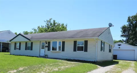 1207 Chalet Dr, New Carlisle, OH 45344