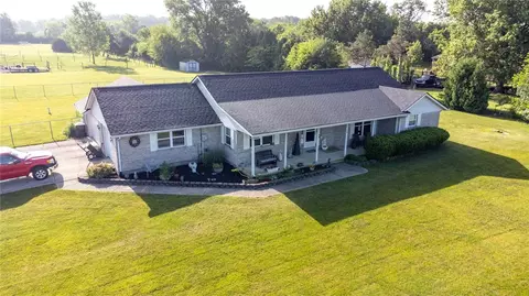 7940 Arlington Rd, Brookville, OH 45309