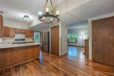 Entry Way - 2038 Pratt Rd, Blanchester, OH 45107 photo 1 of 2
