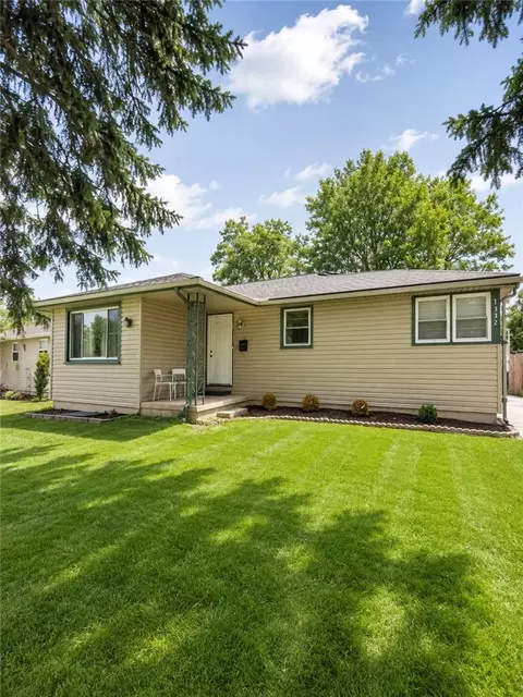 1332 Cloverfield Ave, Kettering, OH 45429