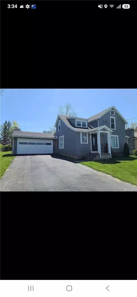 110 W Orchard Springs Dr, Dayton, OH 45415