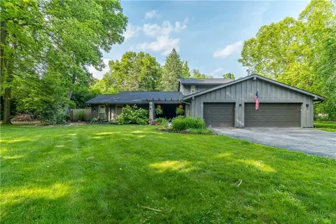 2425 Black Dr, Troy, OH 45373