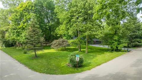 Exterior - 2425 Black Oak Dr, Troy, OH 45373 photo 5 of 14
