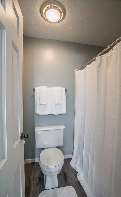 Bath - 2425 Black Oak Dr, Troy, OH 45373 photo 7 of 7