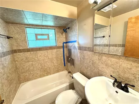 Bath - 3918 Cordell Dr, Kettering, OH 45439 photo 1 of 1
