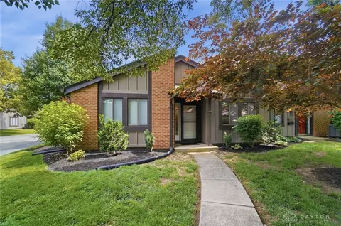 6071 N Quinella Way, Centerville, OH 45459