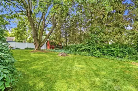 Exterior - 4309 Maxlin Rd, Kettering, OH 45429 photo 4 of 6