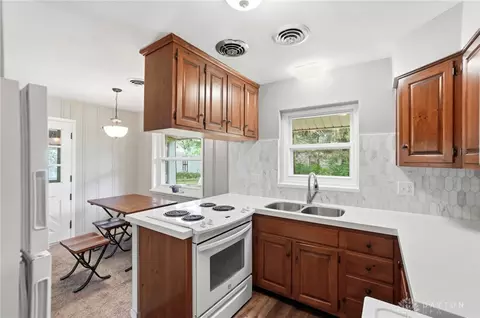 Kitchen - 4309 Maxlin Rd, Kettering, OH 45429 photo 1 of 3