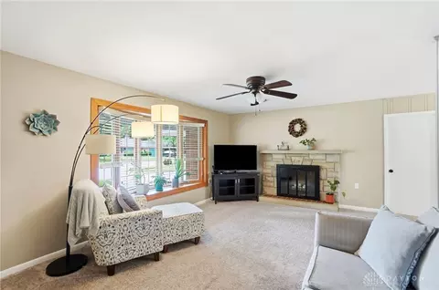 Living - 4309 Maxlin Rd, Kettering, OH 45429 photo 2 of 4