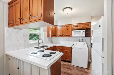 Kitchen - 4309 Maxlin Rd, Kettering, OH 45429 photo 2 of 3
