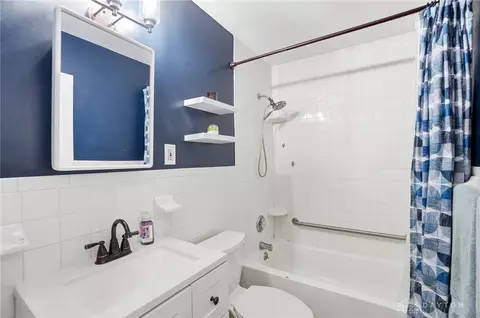 Bath - 4309 Maxlin Rd, Kettering, OH 45429 photo 2 of 2