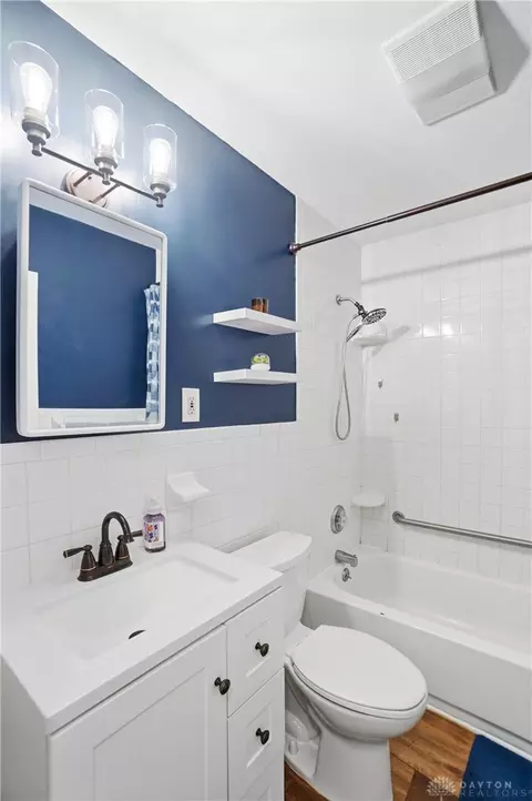 Bath - 4309 Maxlin Rd, Kettering, OH 45429 photo 1 of 2