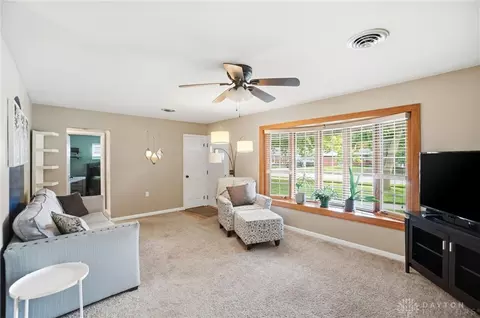 Living - 4309 Maxlin Rd, Kettering, OH 45429 photo 4 of 4