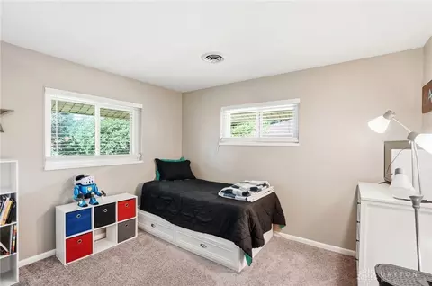 Bedroom - 4309 Maxlin Rd, Kettering, OH 45429 photo 3 of 3