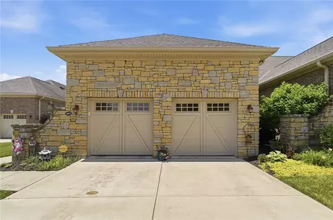 5875 Falling Brook Dr, Mason, OH 45040 photo 3