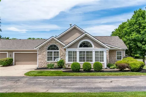 41 Aberdeen Village Dr, Beavercreek, OH 45430