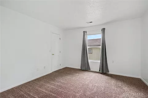 Bedroom - 1562 Farrington Dr, Kettering, OH 45420 photo 3 of 6