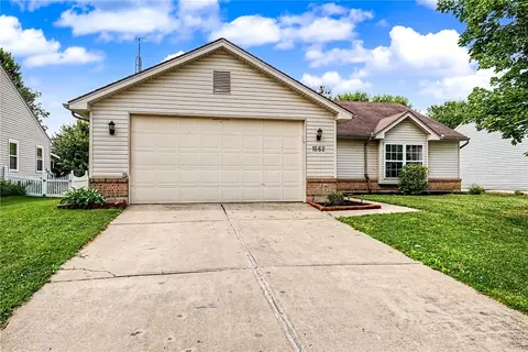 Exterior - 1562 Farrington Dr, Kettering, OH 45420 photo 2 of 9