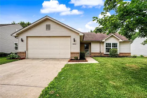 1562 Farrington Dr, Kettering, OH 45420