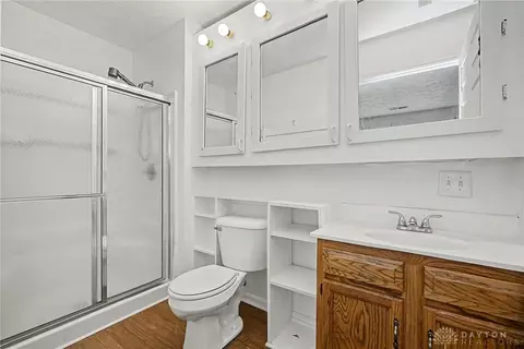 Bath - 1562 Farrington Dr, Kettering, OH 45420 photo 1 of 2