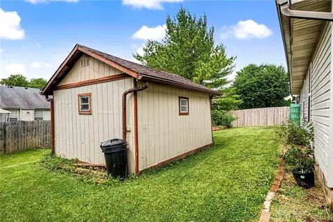Exterior - 1562 Farrington Dr, Kettering, OH 45420 photo 8 of 9