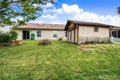 Exterior - 1562 Farrington Dr, Kettering, OH 45420 photo 7 of 9
