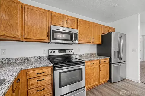 Kitchen - 1562 Farrington Dr, Kettering, OH 45420 photo 5 of 5