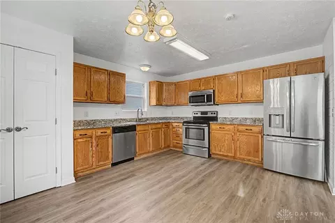 Kitchen - 1562 Farrington Dr, Kettering, OH 45420 photo 2 of 5