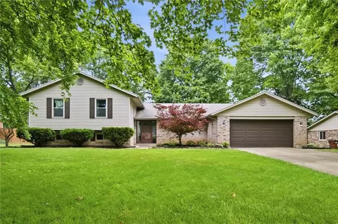 2033 Meadowside Ln, Washington Township, OH 45458