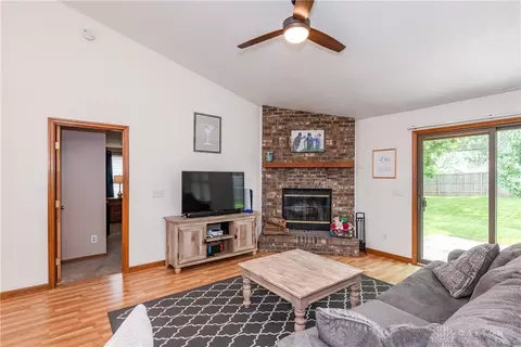 Living - 3432 Bulah Dr, Kettering, OH 45429 photo 2 of 3